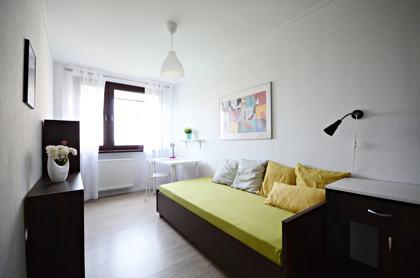 Room for rent in student apartment in , fully furnished