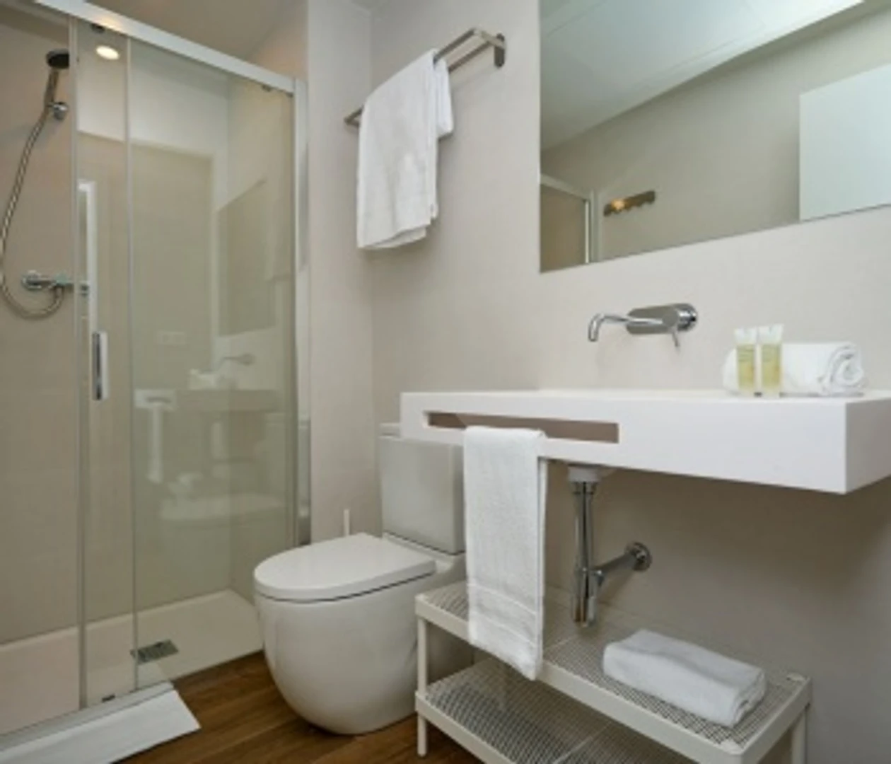 Habitación acogedora para estudiantes disponible en 
