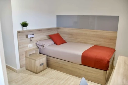 Pokój do wynajęcia z podwójnym łóżkiem w Villaviciosa De Odón