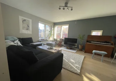 Entire place at Luftskeppsgatan 12, image 1 of 10