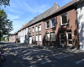 Private room at van Akenweg, image 1 of 10