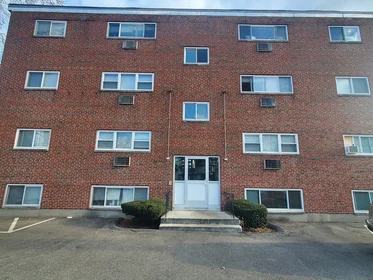Gesamte Unterkunft im Wohnheim in der 4, Oakcrest, Unit 31, Hyde Park, Boston, MA, 02136, bild 4 von 12
