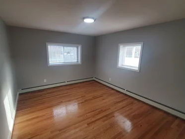 Gesamte Unterkunft im Wohnheim in der 4, Oakcrest, Unit 31, Hyde Park, Boston, MA, 02136, bild 5 von 12