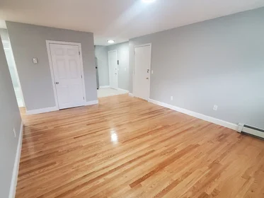 Gesamte Unterkunft im Wohnheim in der 4, Oakcrest, Unit 31, Hyde Park, Boston, MA, 02136, bild 6 von 12