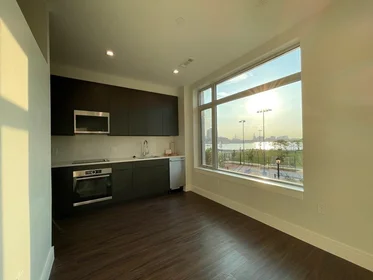 Toda a acomodação em 99, Sumner St., Unit 213, East Boston, Boston, MA, 02128, imagem 1 de 10