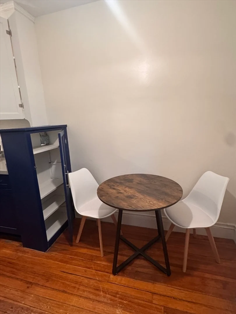 Compact studio apartment ideal for students in 