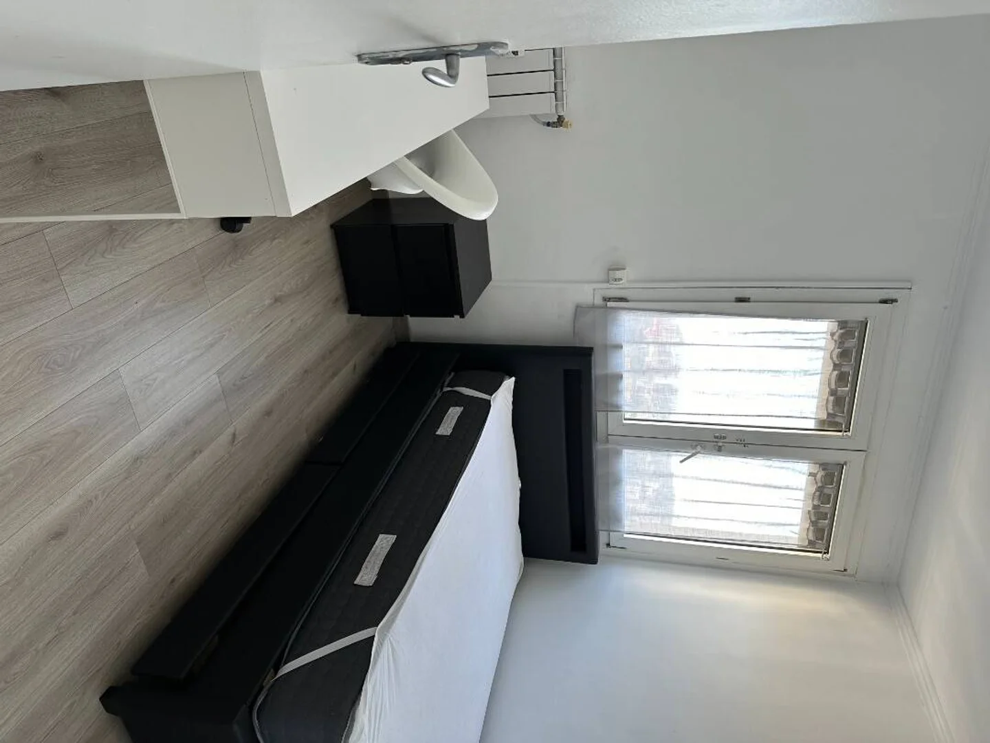 Chambre confortable pour étudiants disponible dans 