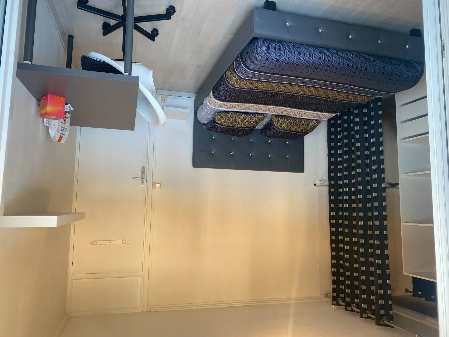 Chambre d'étudiant confortable et spacieuse dans 