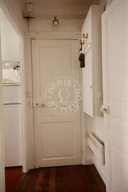 Entire apartment at Rue des Feuillantines, image 4 of 16