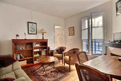 Entire apartment at Rue des Feuillantines, image 6 of 16