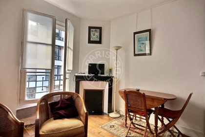 Entire apartment at Rue des Feuillantines, image 7 of 16