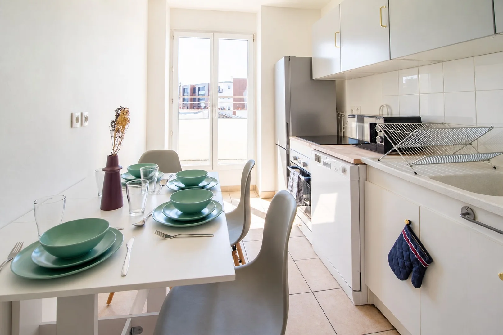 Economical student room with convenient location in 