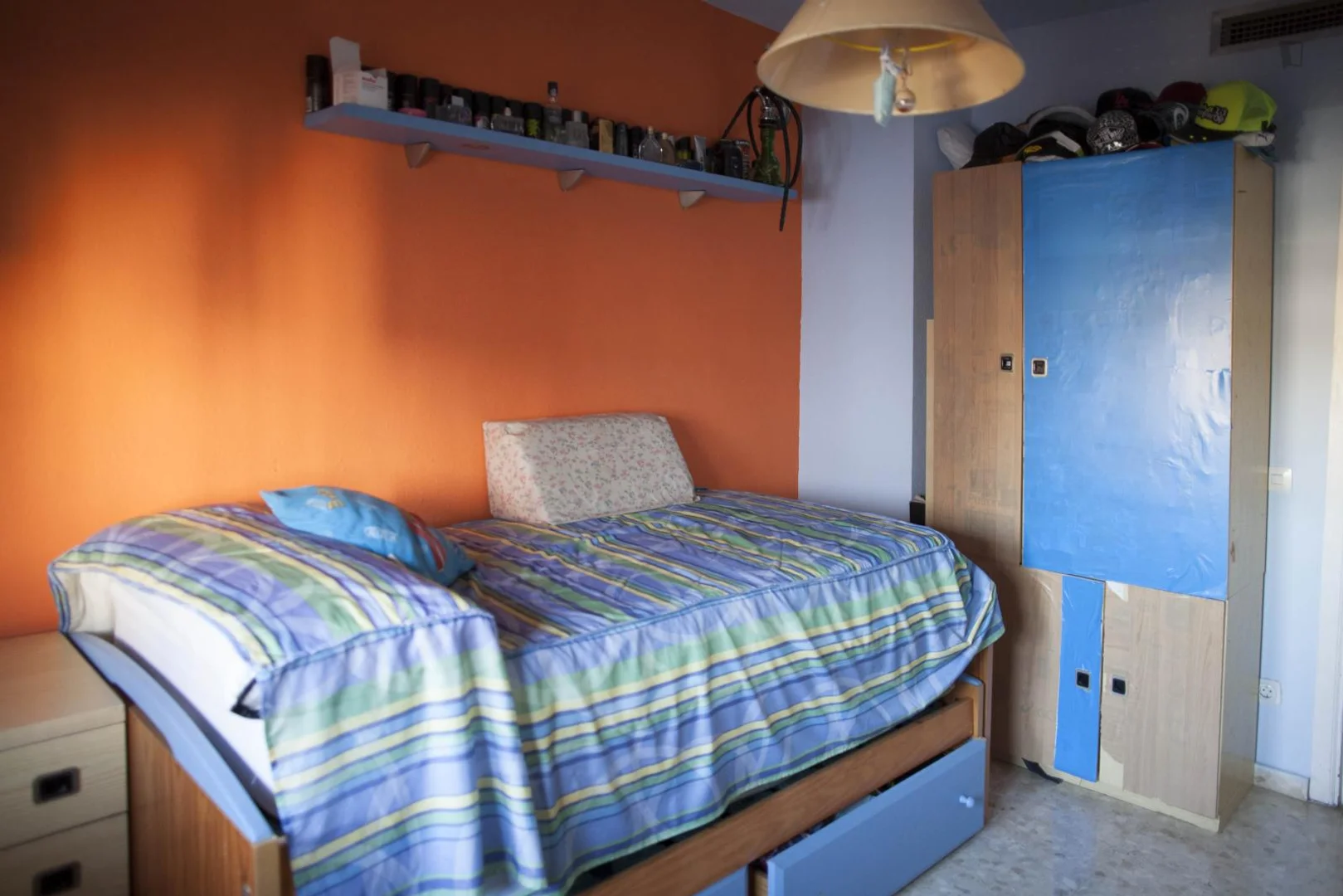 Quarto de estudante económico perto do campus em 