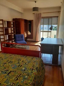 Privatzimmer in der Avenida Fernando Namora, bild 1 von 20