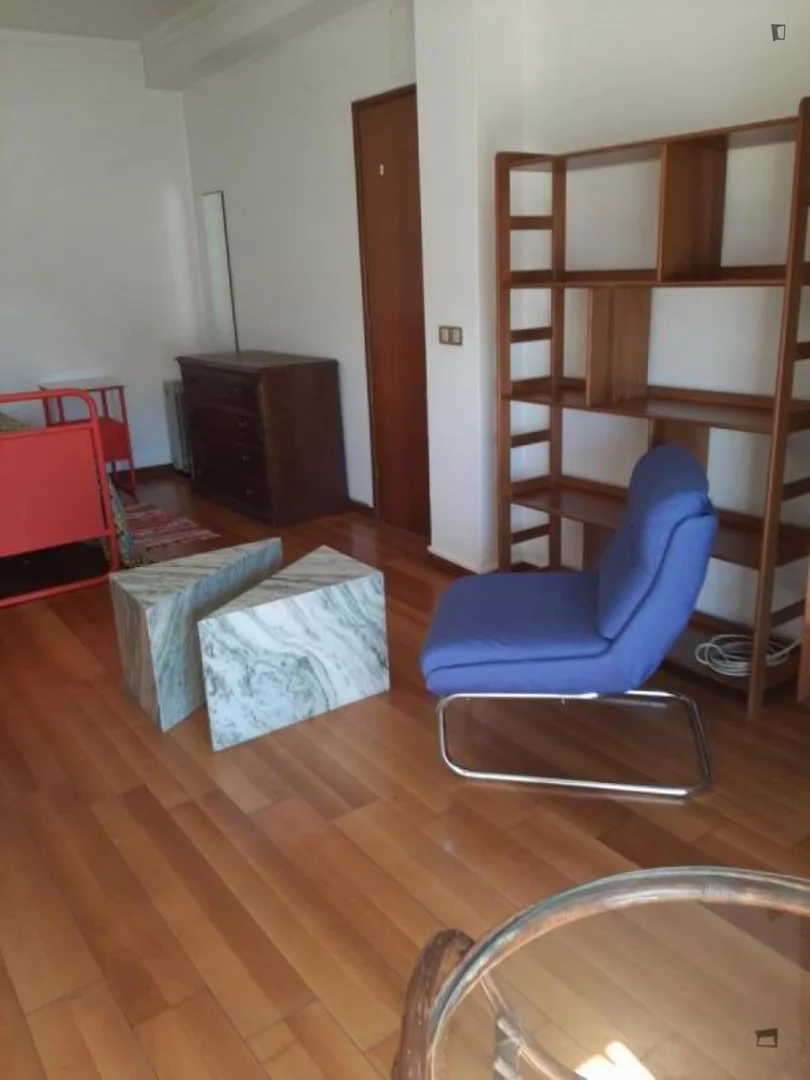 Helles und luftiges Studentenzimmer mit einfachem Zugang zur Universität in 
