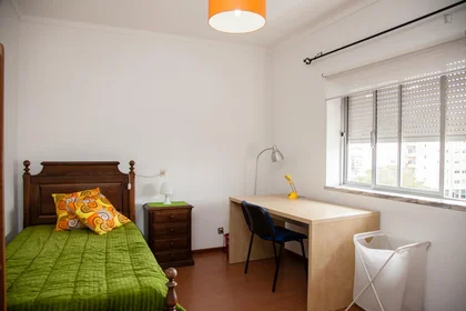 Privatzimmer in der Avenida Fernando Namora, bild 1 von 17