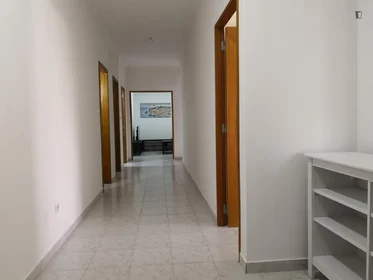 Quarto privado em Rua Francisco dos Anjos Diniz, imagem 14 de 16