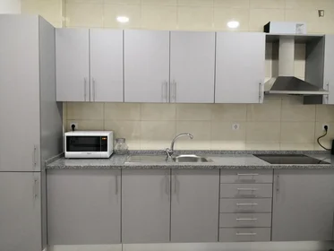 Quarto privado em Rua Francisco dos Anjos Diniz, imagem 9 de 16