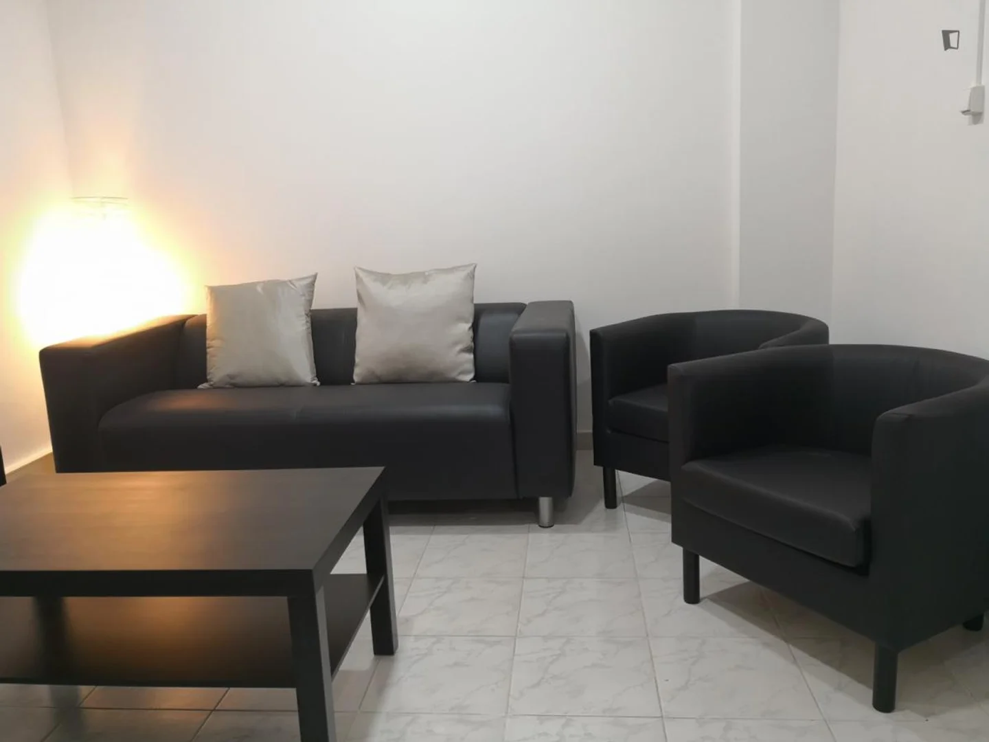 Comfortable and spacious student room in 