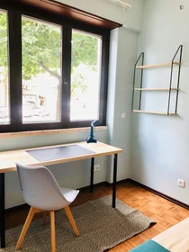 Private room at Av. Columbano Bordalo Pinheiro, image 11 of 13