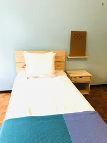 Private room at Av. Columbano Bordalo Pinheiro, image 12 of 13