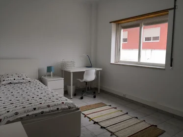Quarto privado em Rua Francisco dos Anjos Diniz, imagem 1 de 10