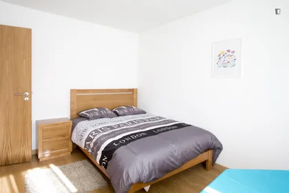 Habitación privada en Rua Guiomar Torresão, imagen 1 de 10