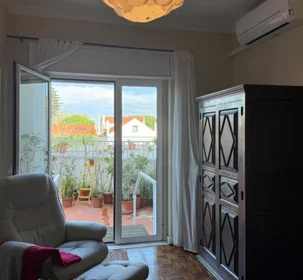 Quarto privado em Rua João da Silva, Carcavelos, imagem 1 de 10