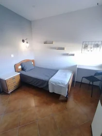 Chambre privée à Rua Mendes dos Remédios, image 1 de 10