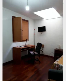 Chambre privée à Rua Antero de Quental, image 1 de 10