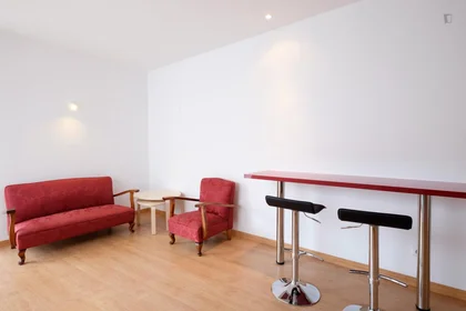 Logement entier à Rua dos Oleiros, image 1 de 15
