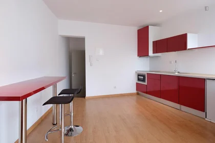 Logement entier à Rua dos Oleiros, image 2 de 15
