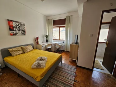 Privatzimmer in der Rua Alberto Oliveira, bild 1 von 10