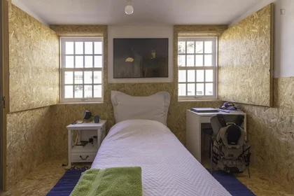 Habitación privada en Rua Adelino Veiga, imagen 1 de 8