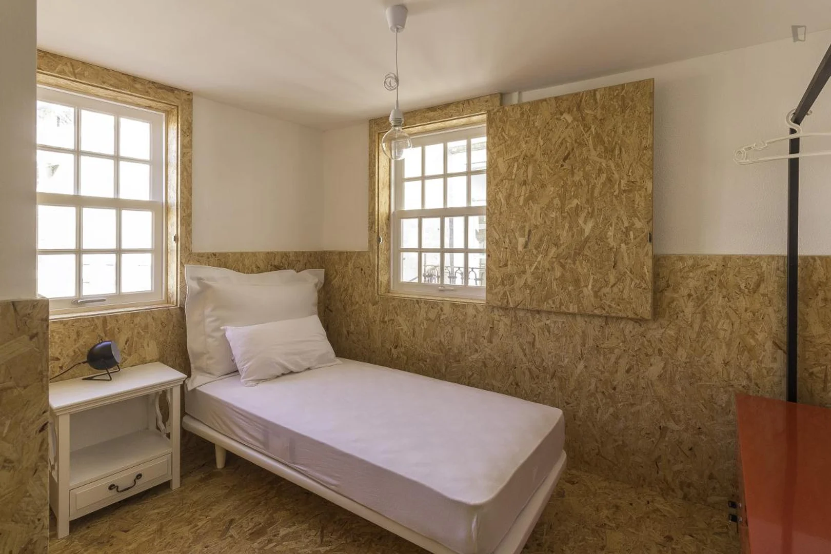 Habitación para estudiantes en  con área de estudio y facilidades compartidas