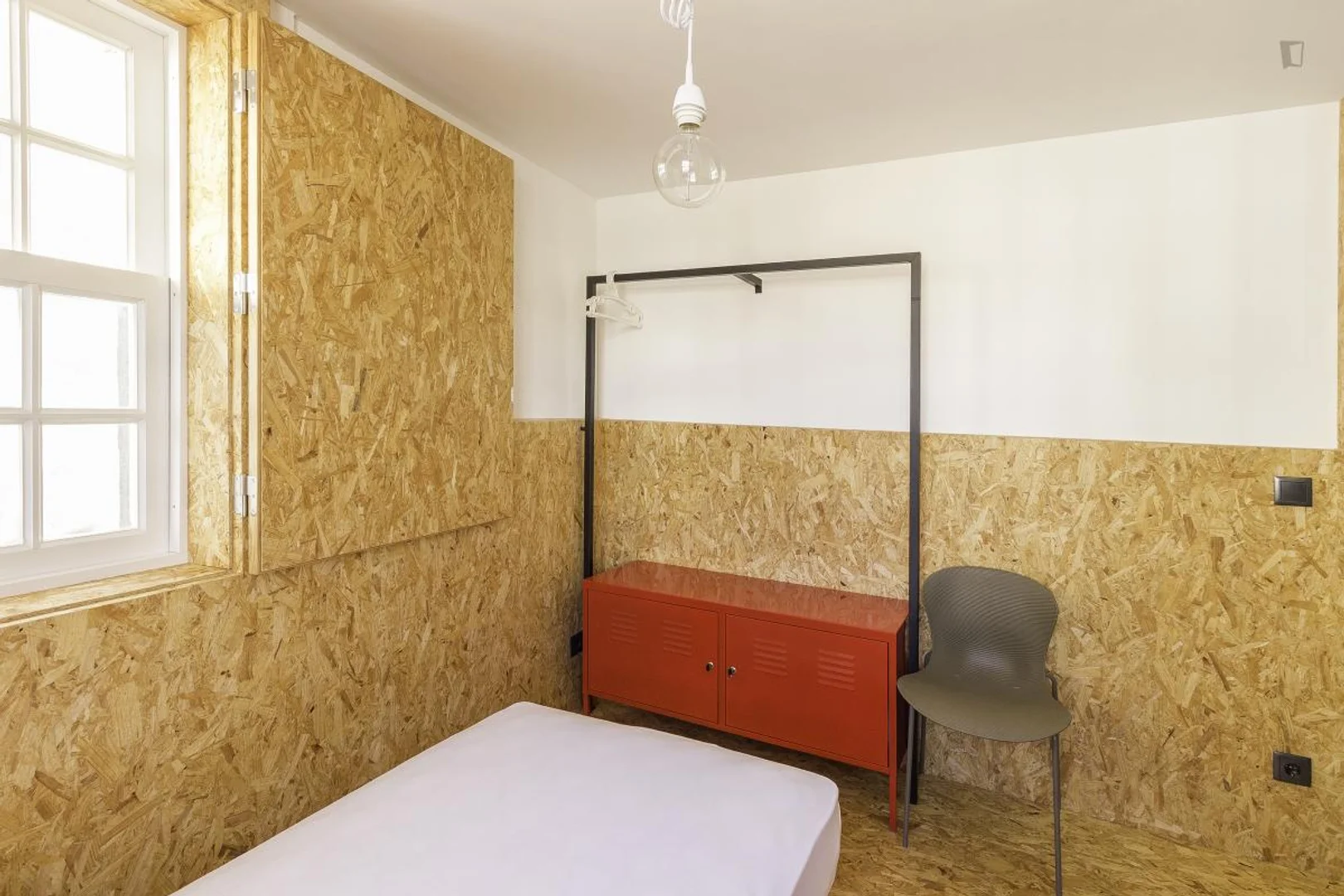 Habitación estudiantil económica con ubicación conveniente en 