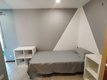 Renting rooms by the month in {area}