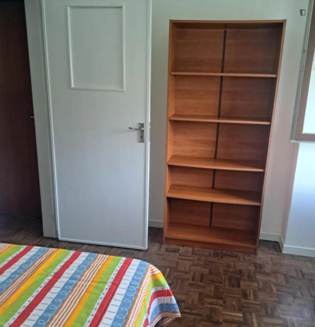 Chambre conviviale pour les étudiants dans  avec des équipements modernes