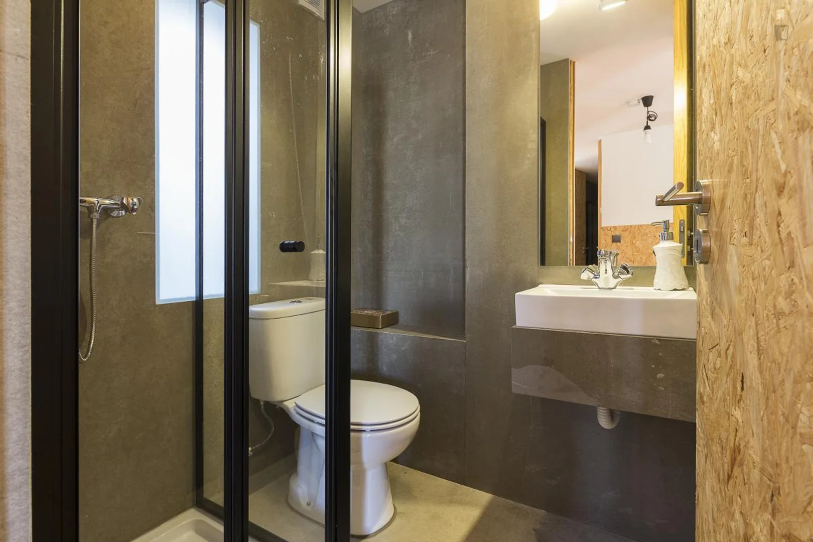 Habitación estudiantil económica con ubicación conveniente en 