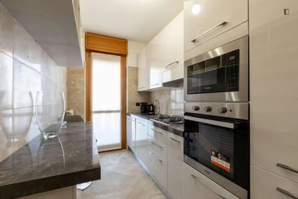 Logement entier à Via delle Forze Armate, image 10 de 24