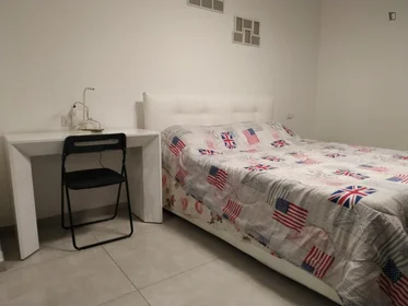 Quarto privado em Via Val di Fassa, imagem 1 de 10
