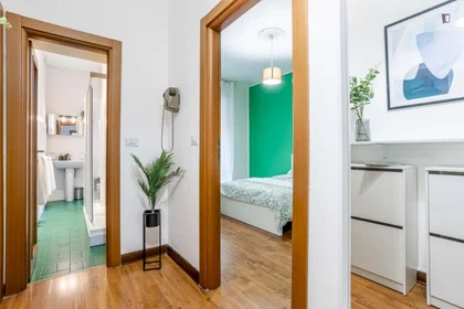 Habitación privada en Via Tavazzano, imagen 9 de 14