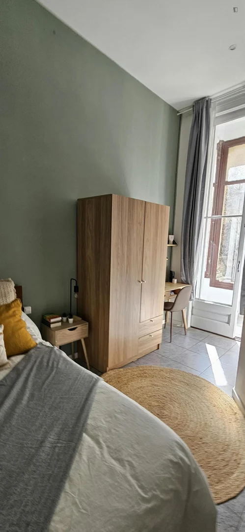 Funktionelles Studentenzimmer perfekt zum Studieren in 