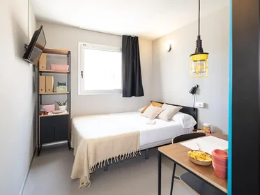 Habitación privada en residencia en C/ de Sancho de Ávila, 22, imagen 1 de 16