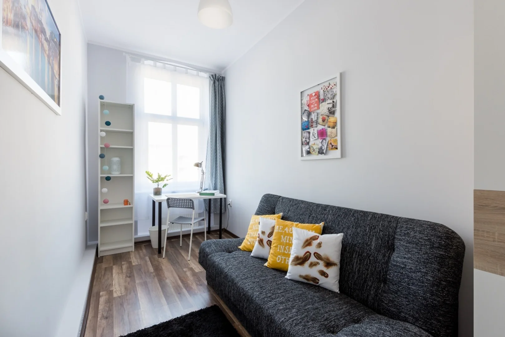 Chambre abordable pour les étudiants avec un bon éclairage dans 