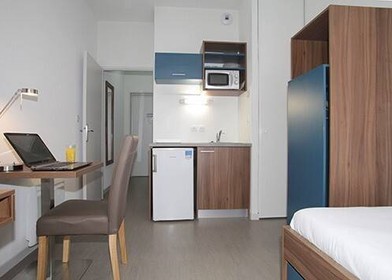 Renting rooms by the month in Orléans