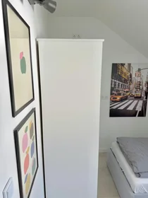 Stanza privata in Rosenstraße, Stadtbezirk 1, immagine 1 di 7