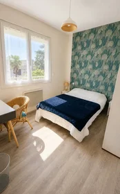 Private room at Route de Saint-Simon, Saint Simon, image 1 of 8