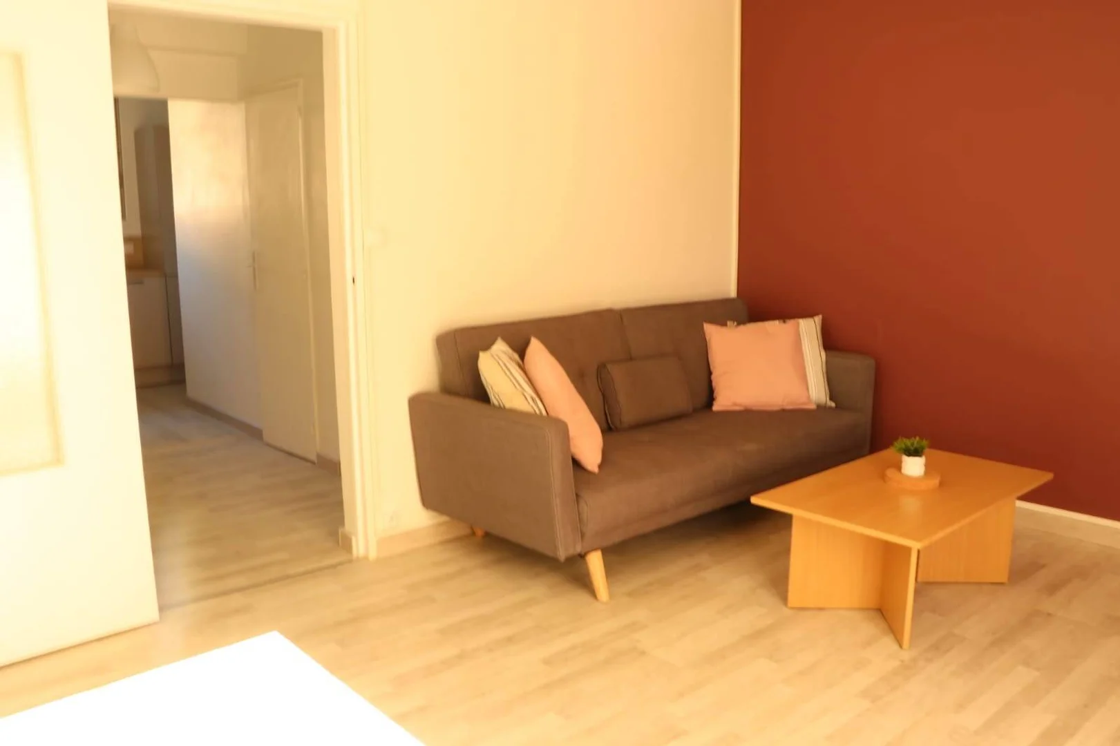 Camera per studenti in  con area studio e servizi in comune