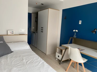 Quarto para alugar num apartamento partilhado em Sevilha